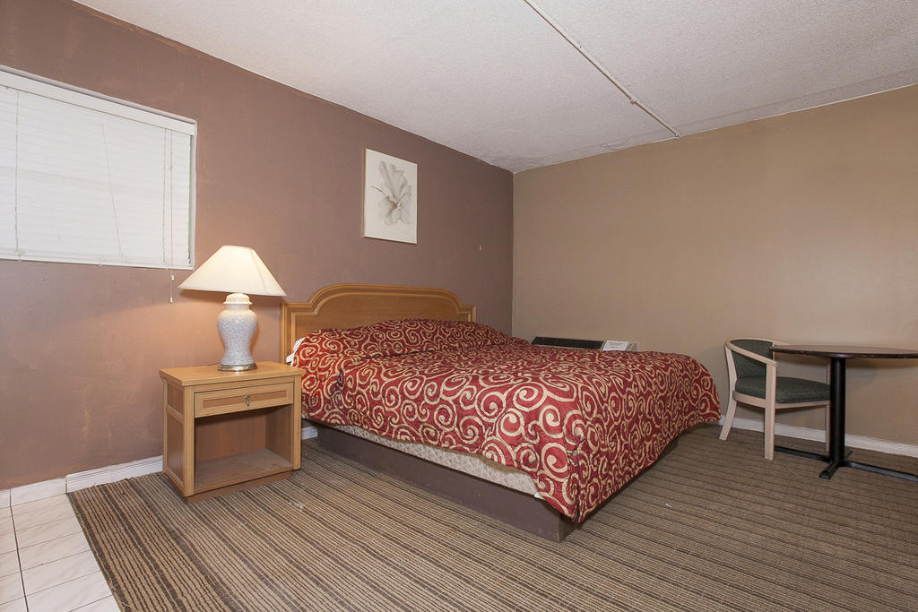 Admiral Inn By The Falls Niagara Falls Room photo