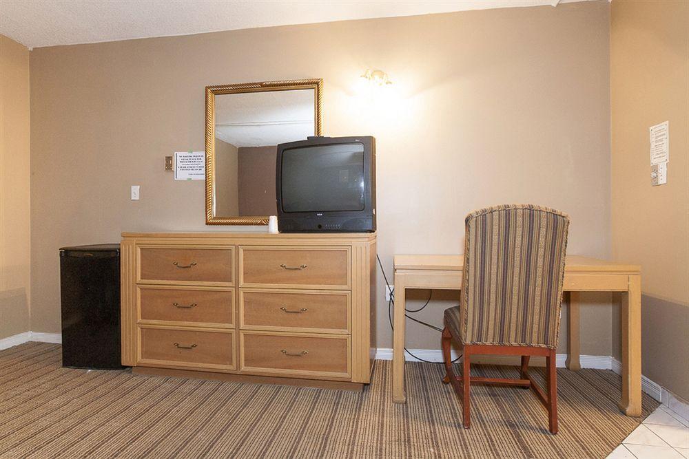 Admiral Inn By The Falls Niagara Falls Exterior photo
