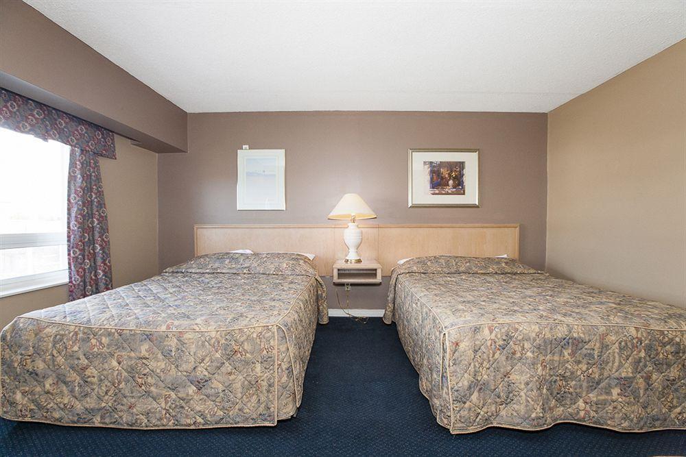 Admiral Inn By The Falls Niagara Falls Exterior photo