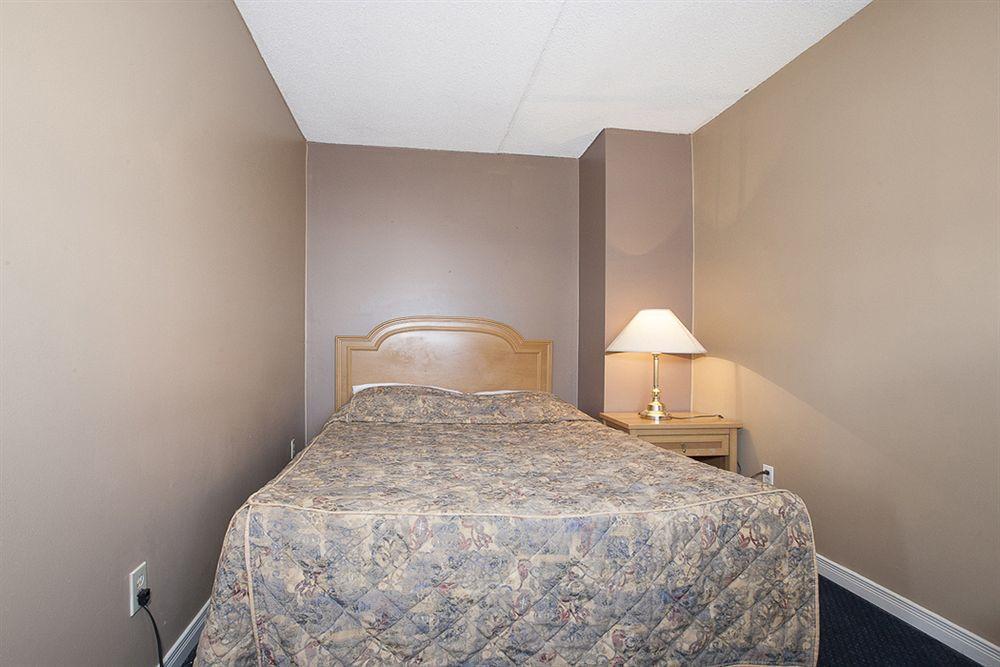 Admiral Inn By The Falls Niagara Falls Exterior photo