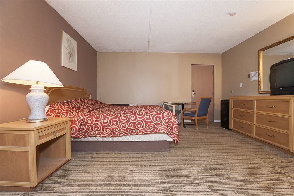 Admiral Inn By The Falls Niagara Falls Exterior photo
