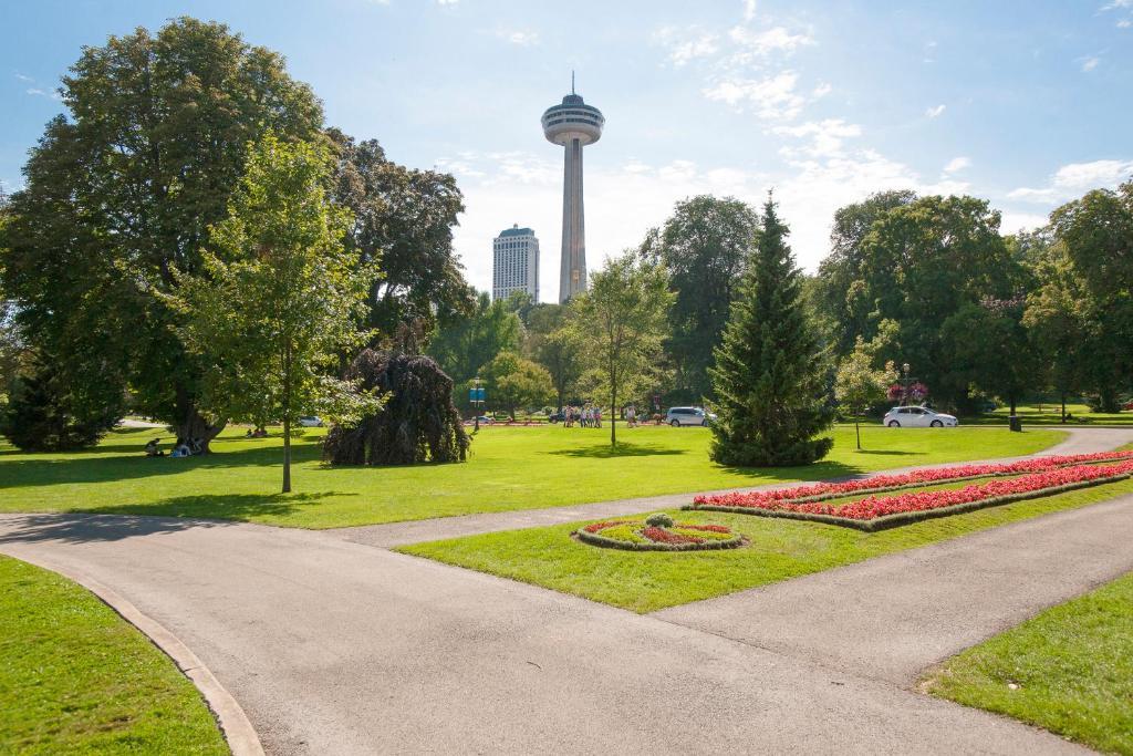 Admiral Inn By The Falls Niagara Falls Exterior photo