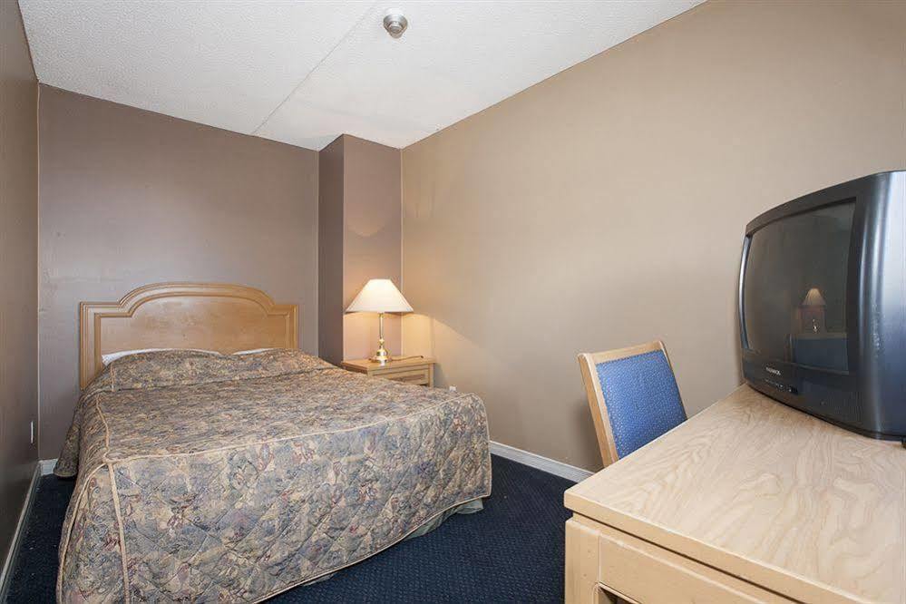 Admiral Inn By The Falls Niagara Falls Exterior photo